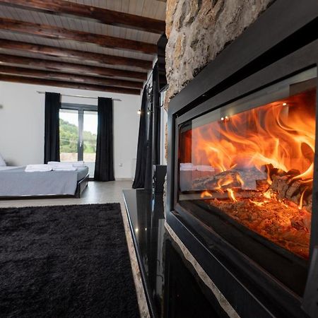 Amazing Villa Athos Guviá Kültér fotó
